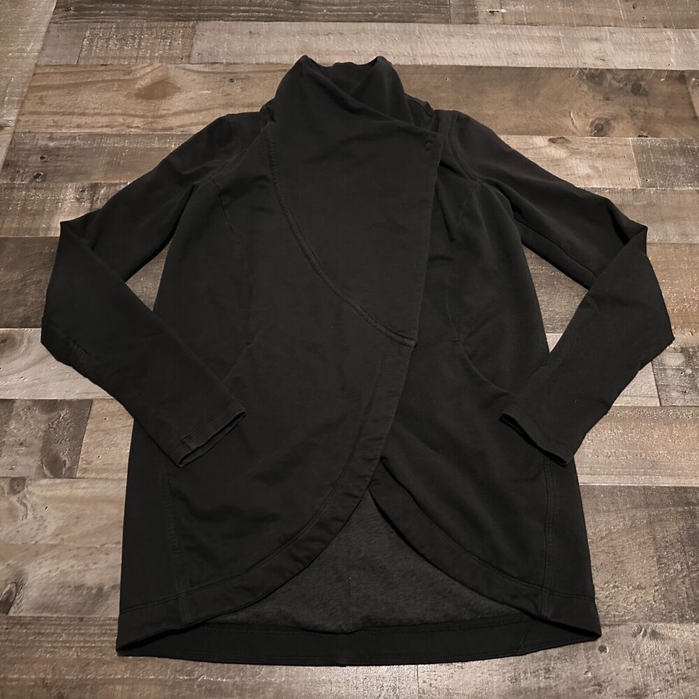 Lululemon Women's Rulu Rally Wrap Jacket Size 4 Long Sleeve Black